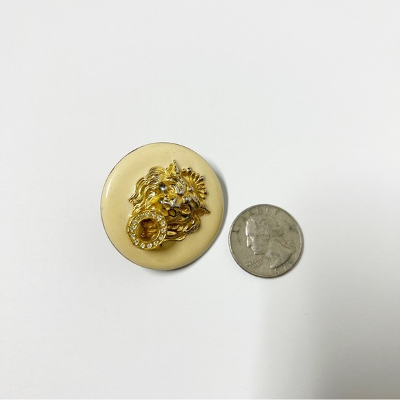 Vintage Ellen Designs lion head clip on earrings - Picture 5 of 5